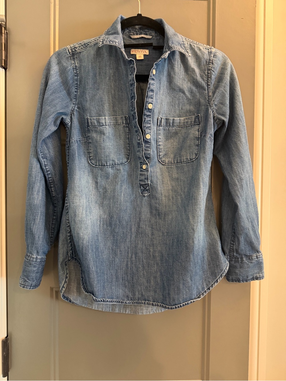 Merona Light Wash 100% cotton  Denim half  Button-Front Shirt XS